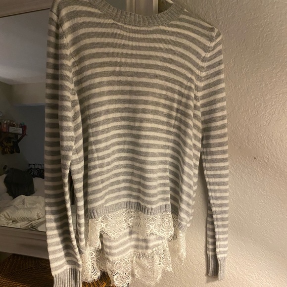 Sweater - Picture 1 of 2